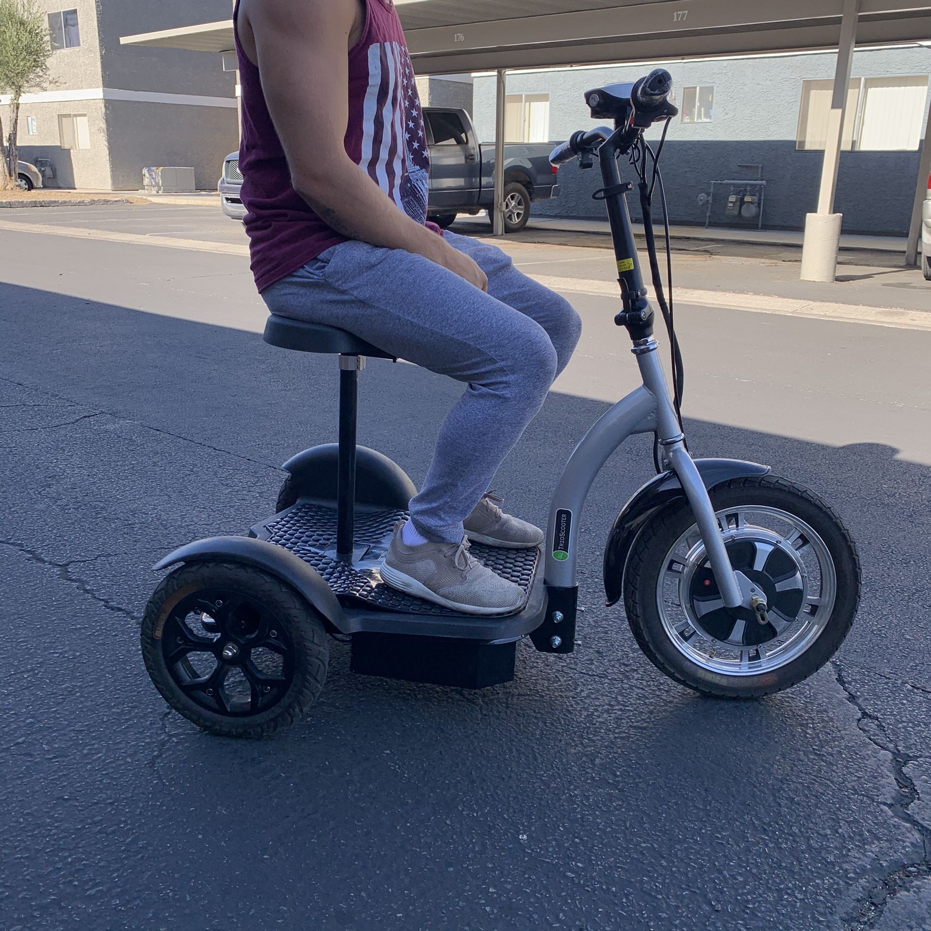 Electric Scooter , Bicycle, Read description!!!