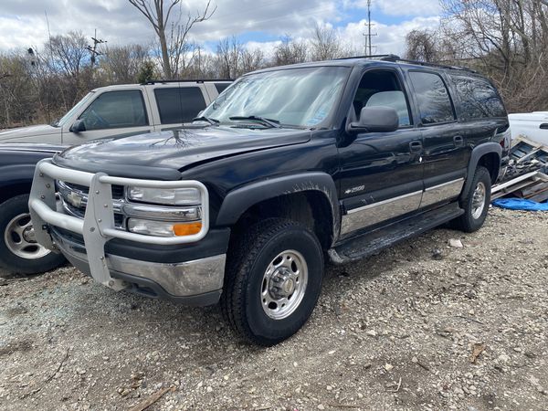 2000 Chevy Suburban 2500 4x4 6.0 Parts for Sale in Lockport, IL - OfferUp