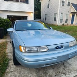 Classic Ford Taurus 