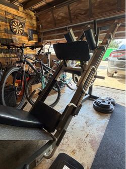 Leg press machine