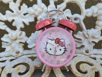 Hello kitty alarm clock ⏰