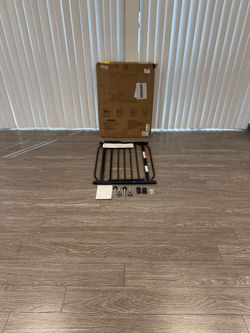 $20 #2335 (30” Tall X 24-28” Wide) extra narrow safety gate for baby toddler and dog / walkthrough locking door