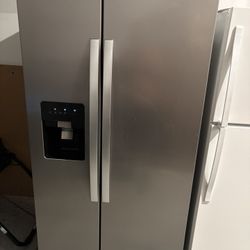 Whirlpool Side By Side Fridge 