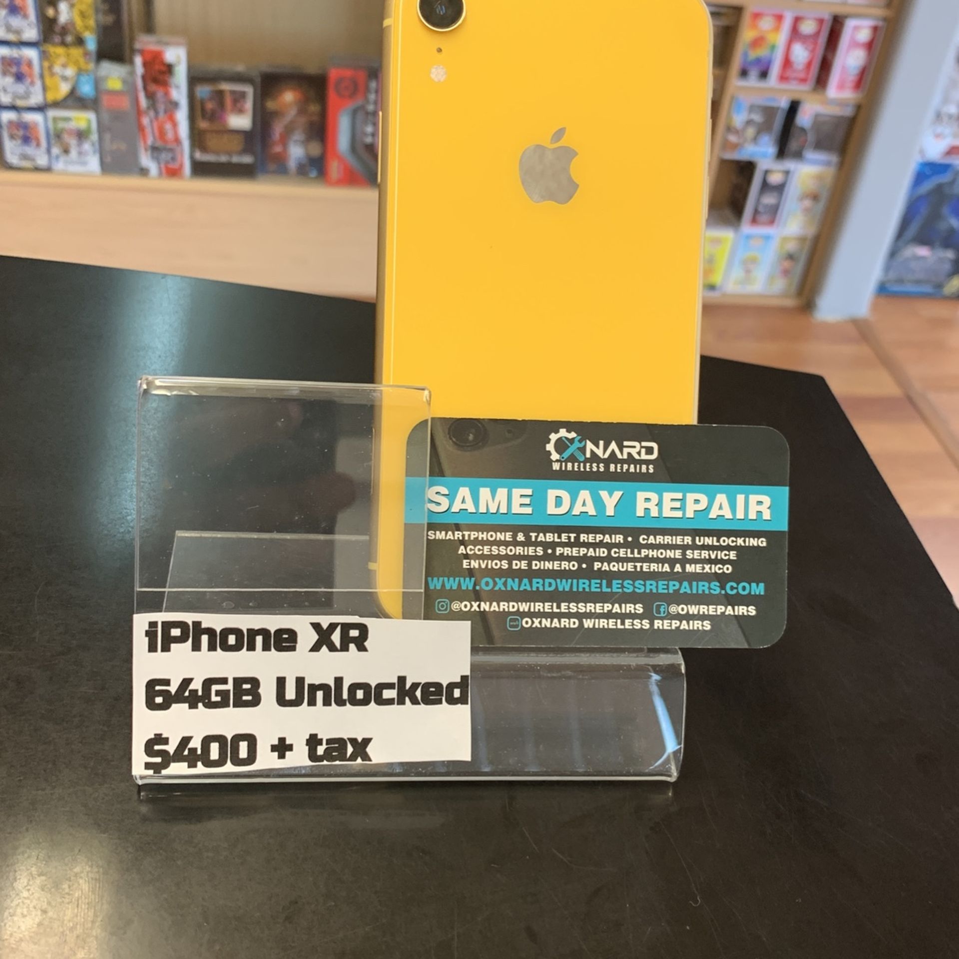 IPhone XR 64GB unlocked $400 +TAX 