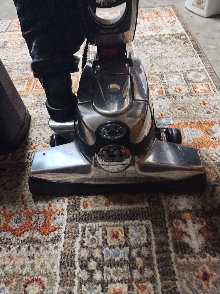 Kirby Vacuum Cleaner With All Attachments With The Ability To Shampoo Carpets