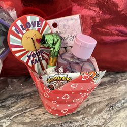 Boys And Girls Valentines Day Baskets $2