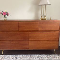 7 Drawer Dresser w/ Outlet USB