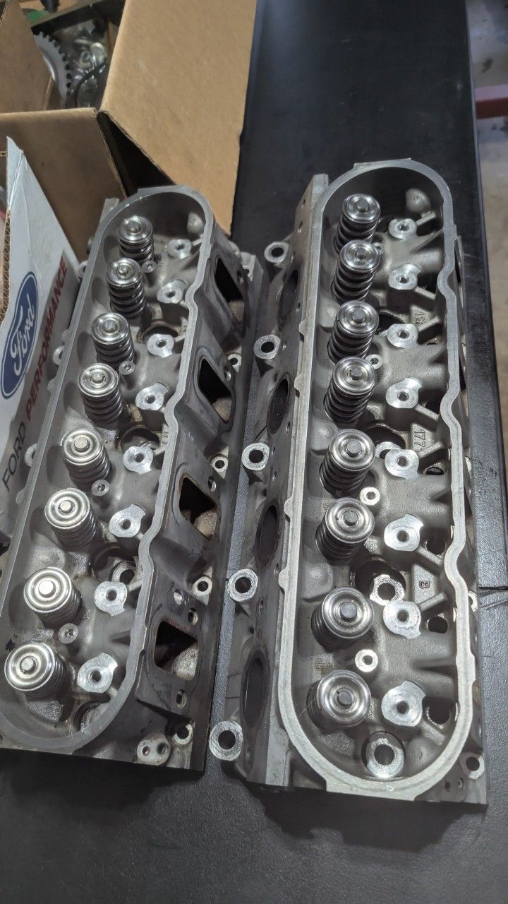 Ls9 Cylinder heads (Corvette ZR1)