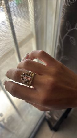 Virgin Mary ring 10k