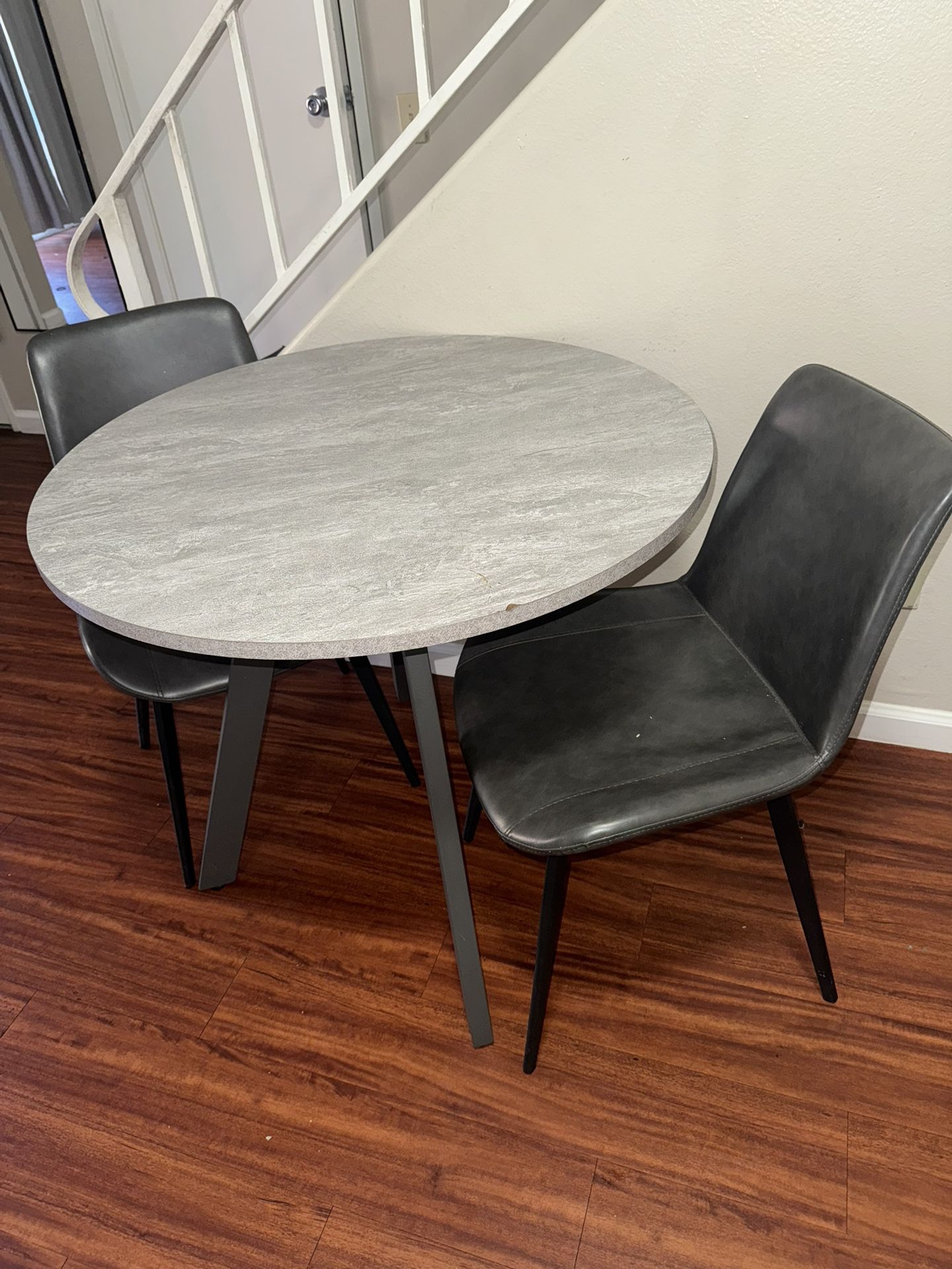 Dinning Table And Chairs