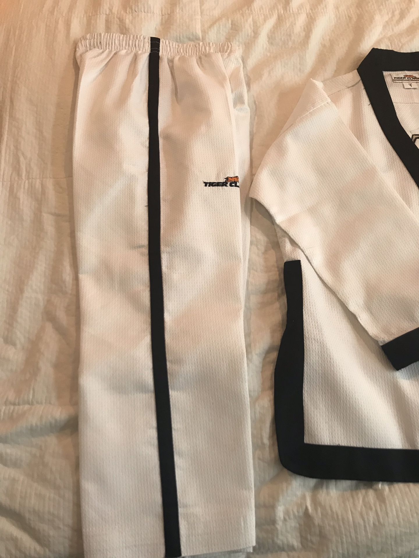 Taekwondo black belt uniform for Sale in Maple Valley, WA OfferUp