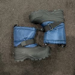 Kids Snow Boots Size 9