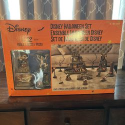 Disney Halloween 12 Piece Set Village 