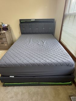 Full Size Bed with Mattress