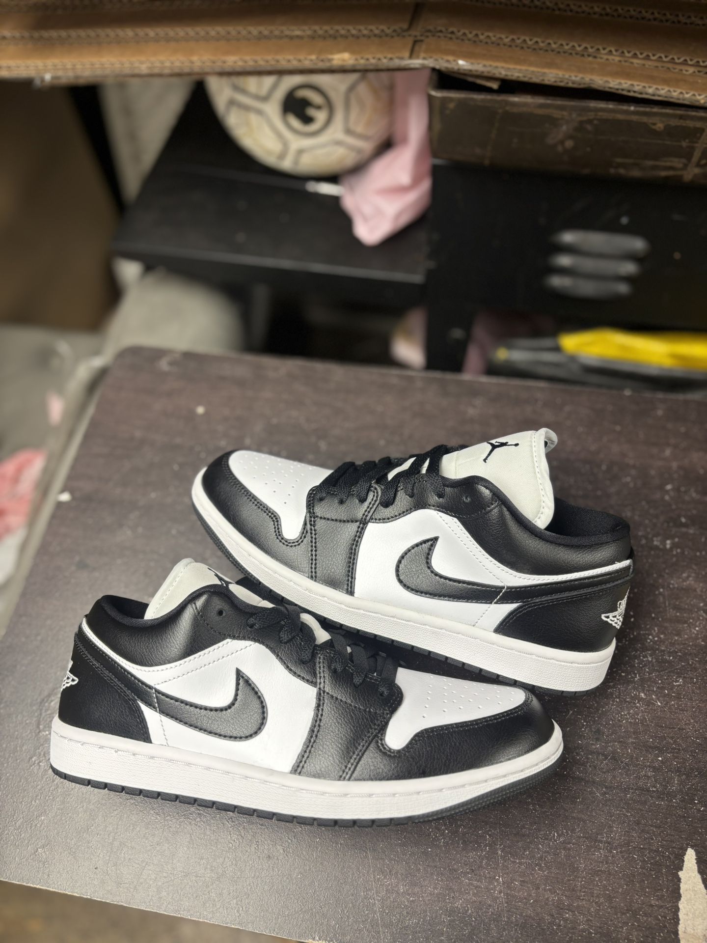 Air Jordan 1 Low Black White