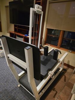 Flex Fitness Thighsolator Commercial Gym Equipment Exercise Fitness Workout Weight Machine