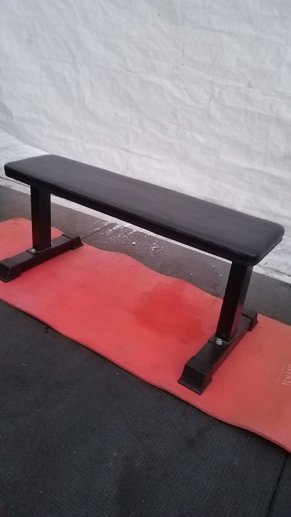 ( EXERCISE FITNESS 365 ) EXELLENT CONDITION FLAT UTILITY BENCH