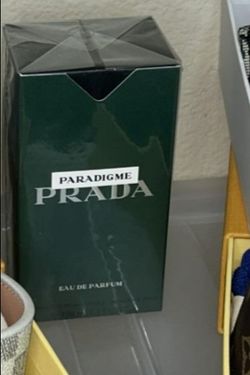 Selling bc I already got it smells good and its 100%real