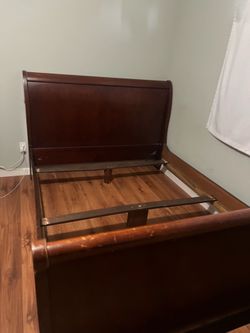 Bed frame queen