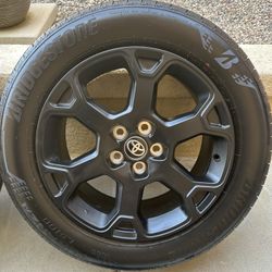 2026 Toyota Sienna Woodland Edition OEM Wheels & Tires – 8 Miles – 18” – Like New