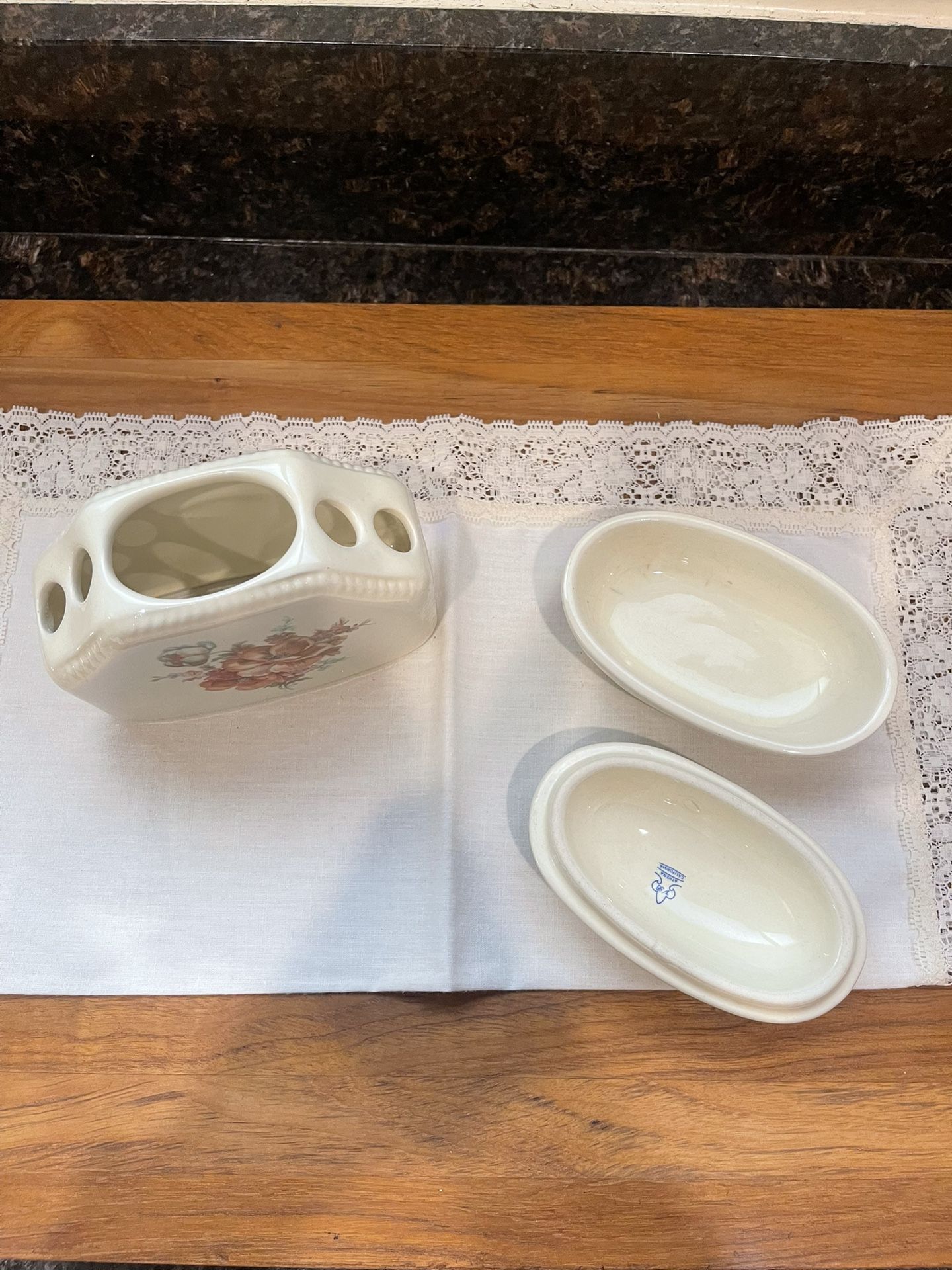 6 piece vintage Athena bathroom set up