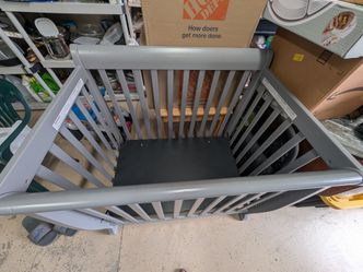DaVinci Grey Mini Crib – Convertible to Twin Bed