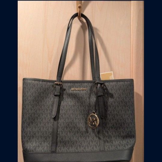 Michael Kors Jet Set Travel Shoulder Tote