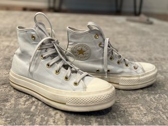 Women’s Converse Chuck Taylor