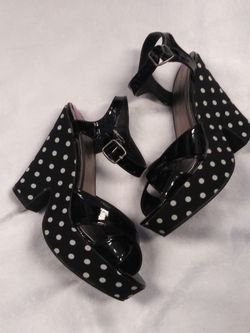 Madden Girl black white polka dot wedges sz 8.5 New