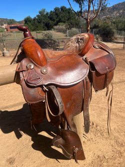 Horse saddle