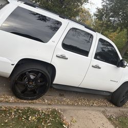 2007 Chevy Tahoe - 26" Rims, System, New Parts