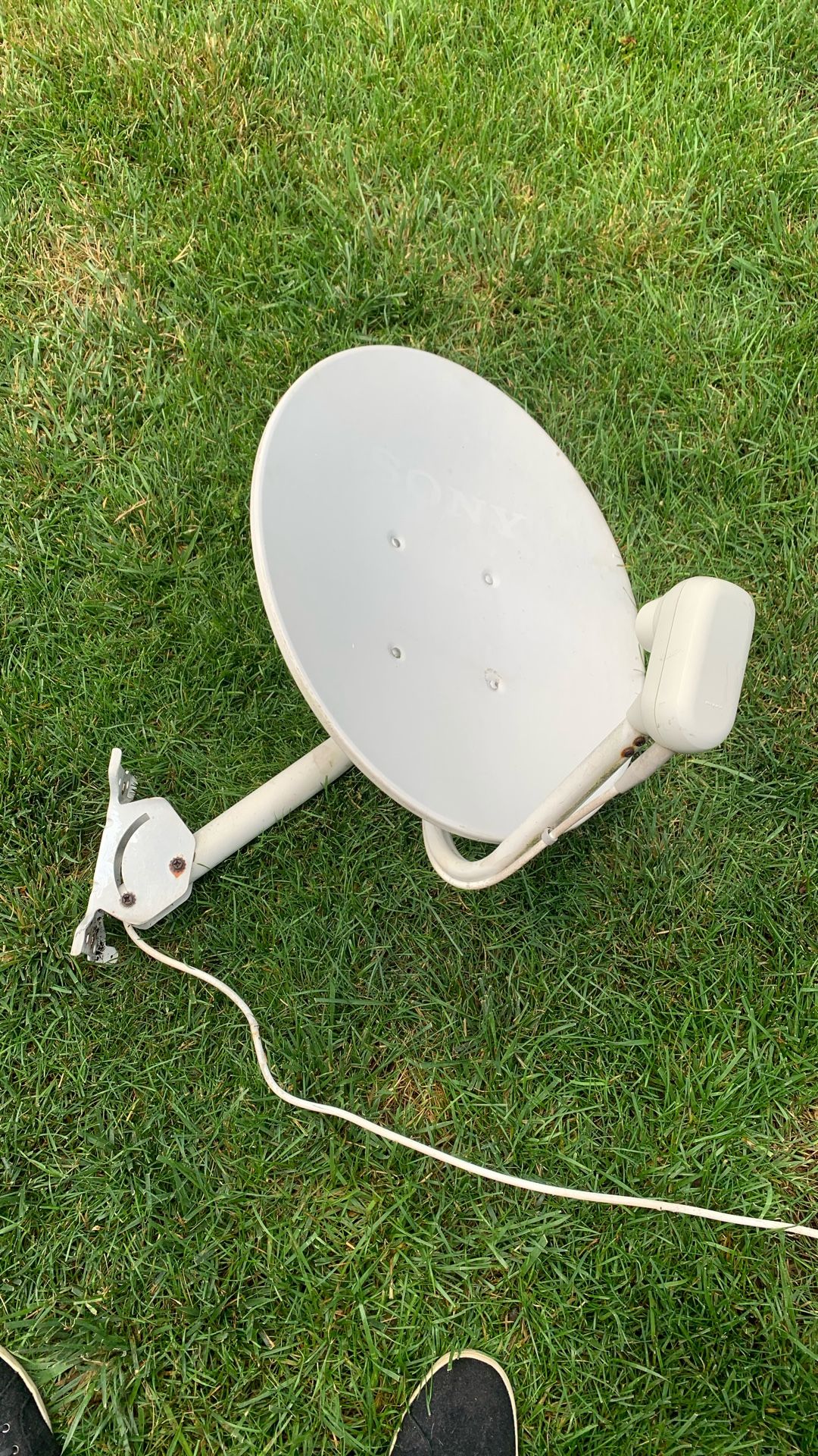 Sony SAN- 18S1 Satellite Dish