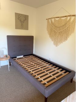 Twin bed excellent condition