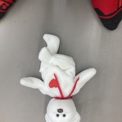 White beanie bear with red heart