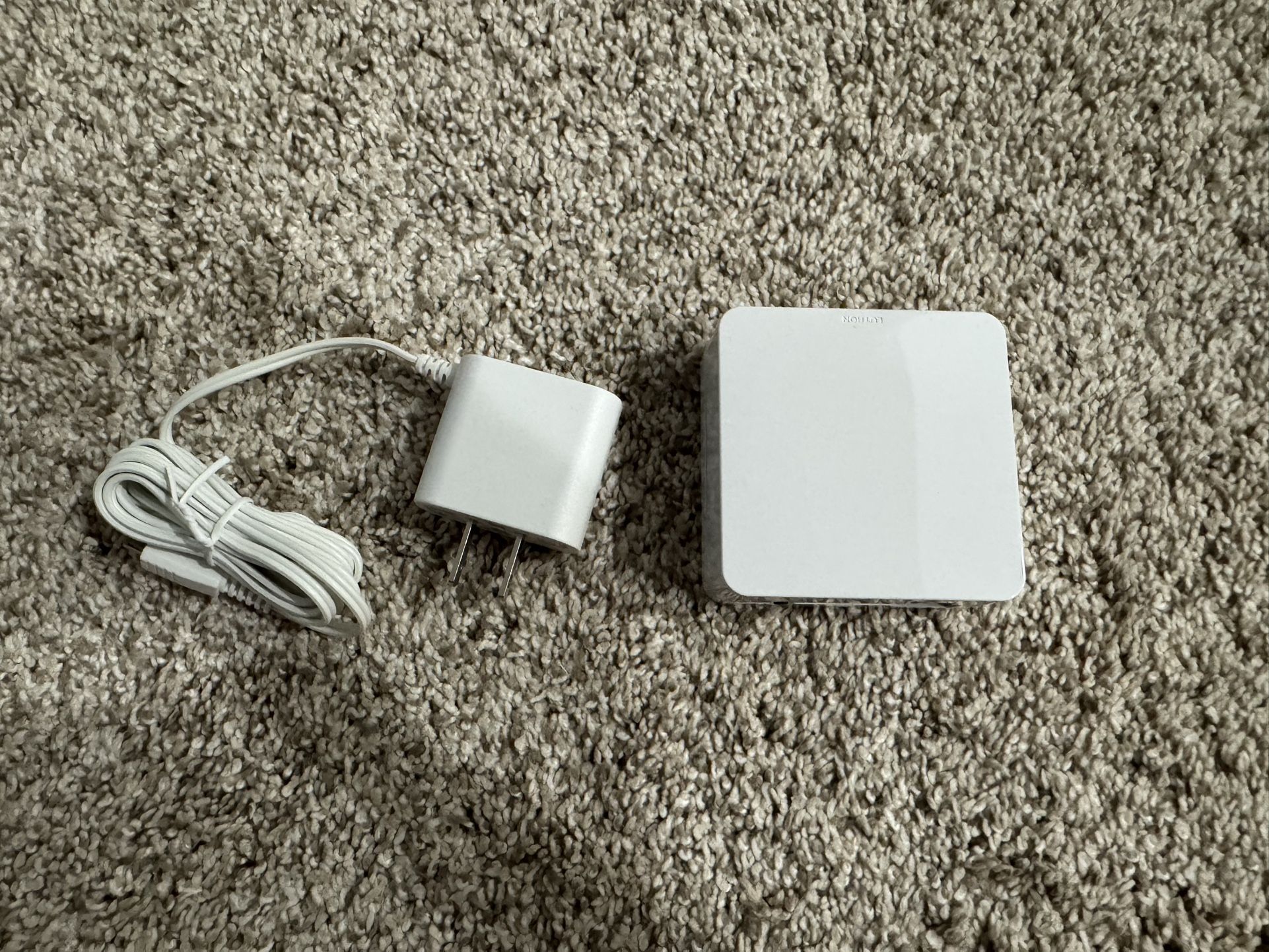 Lutron Caseta Smart Hub (L-BDG2-WH)