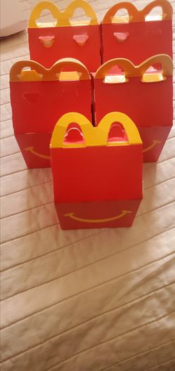 5 McDonald mini boxes with toy