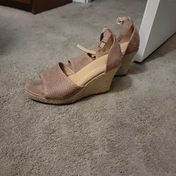 Woman's Pink High Heel Size 9