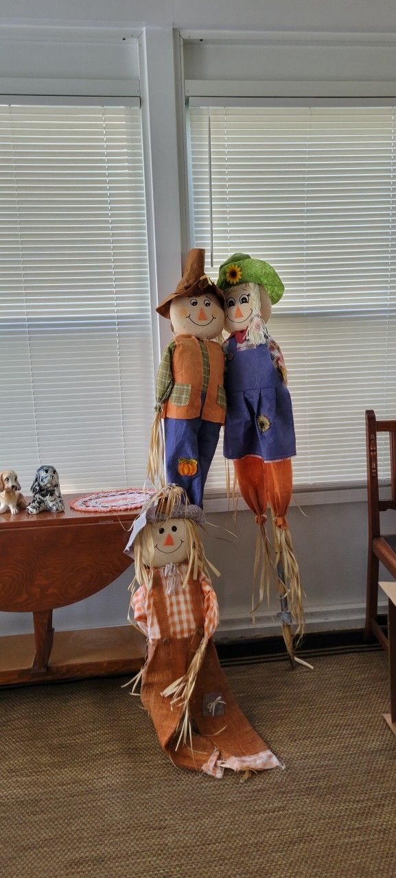 3 Cute Decoration Scarecrows