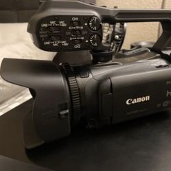 Canon camcorder Xa20
