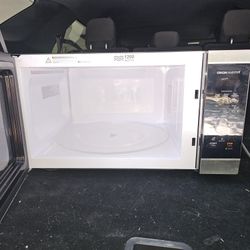 Toshiba Microwave 2.2 Cu
