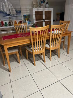Rooms To Go Dining Table