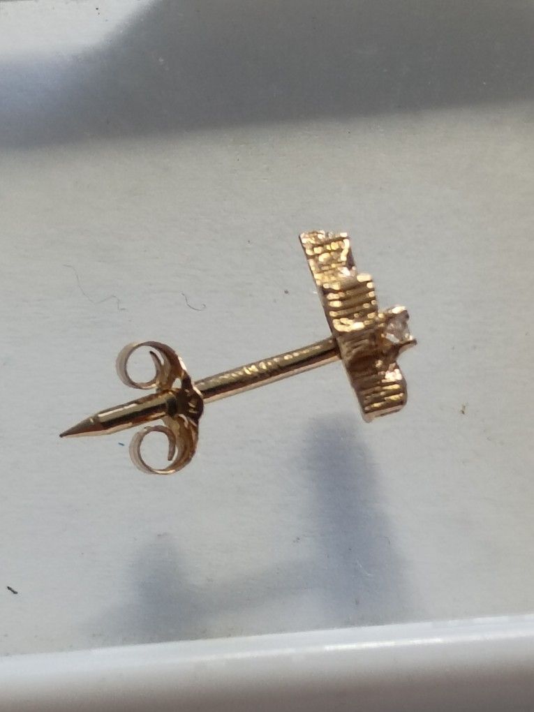 14k Yellow Gold With Diamond Single Earring 