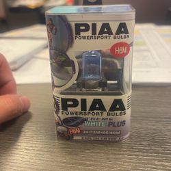 PIAA 70023 Xtreme White Plus H6M Single Halogen Bulb 