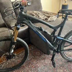 Santa Cruz nomad CF 