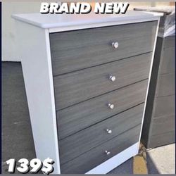 Brand new white&grey 5 drawer dresser 