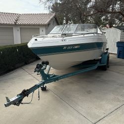 Four Winns Bowrider Boat