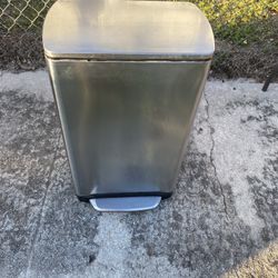 Stainless Steel Garbage Can with Lid, Step-On Pedal and Inner Bucket