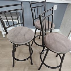 24 Inch Stools