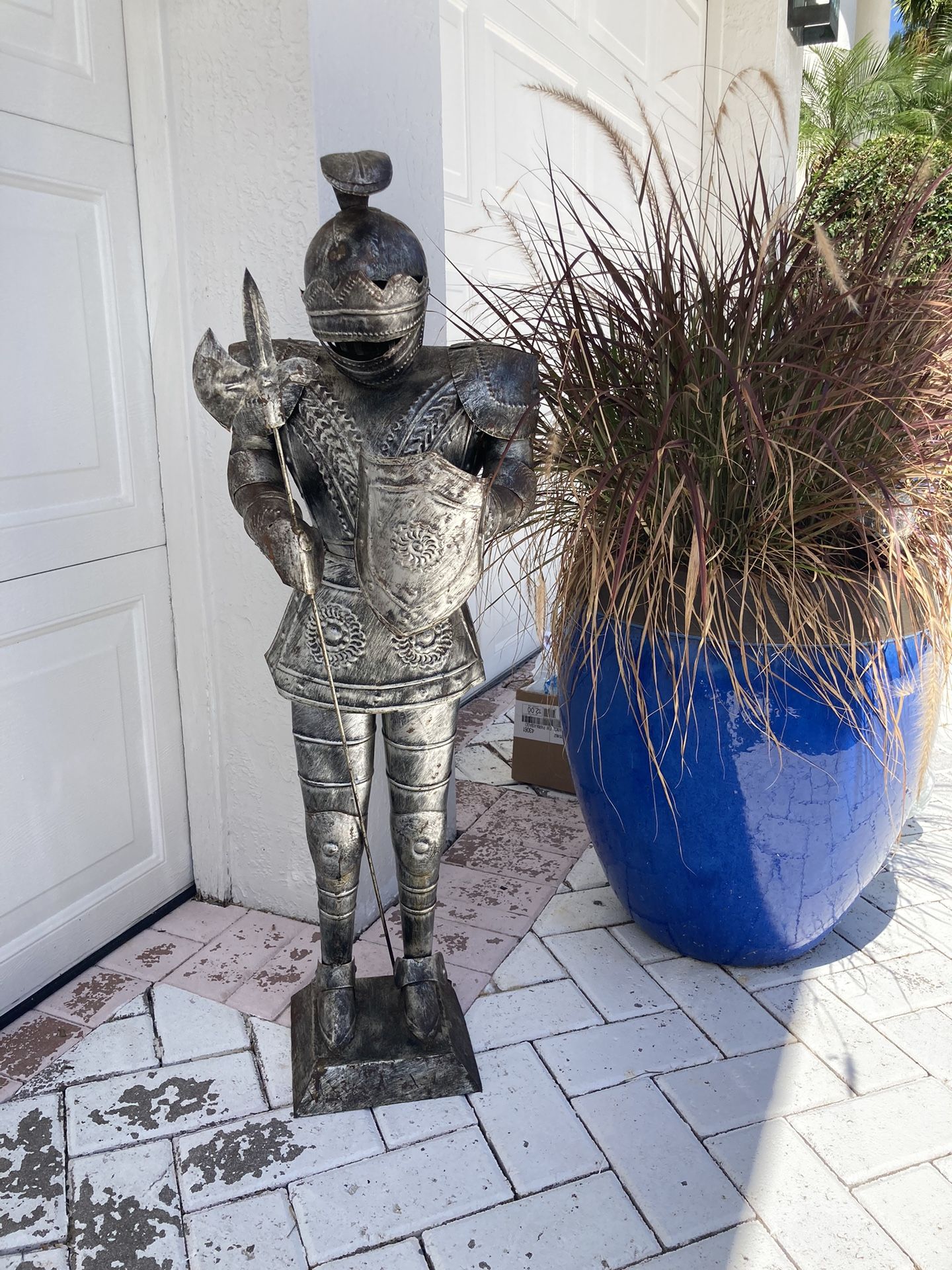 37” Gray Metal Knight In Shining Armor Statue With Shield & Sword. Very Cool Vintage Design Toscano Style Art Piece. More Than 3 Feet Tall!