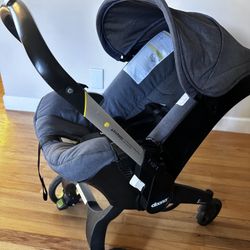 Doona Stroller with two bases